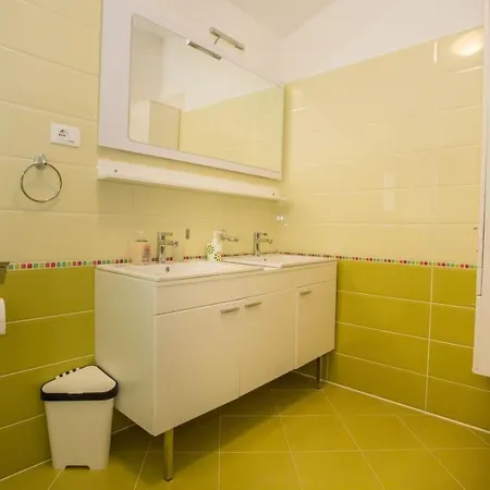 Ferienwohnung Fuer 8 Personen Ca 150 Qm In Porec, Istrien Istrische Riviera Porec